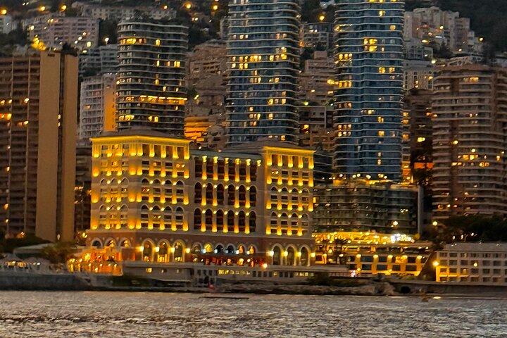 Tour privato in barca al tramonto a Nizza