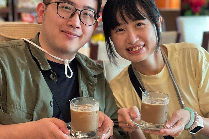 （HOT）ハノイガイド付きストリートフードとローカルとの列車ストリートツアー