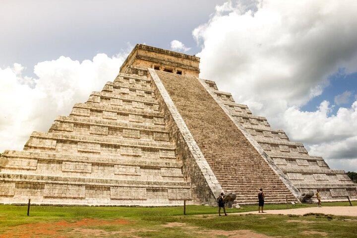 Tour de Chichén Itzá, Cenote Selva Maya e Valladolid