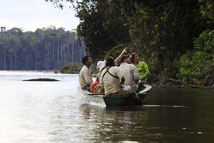 タンボパタ国立保護区サンドバル湖野生動物アドベンチャー