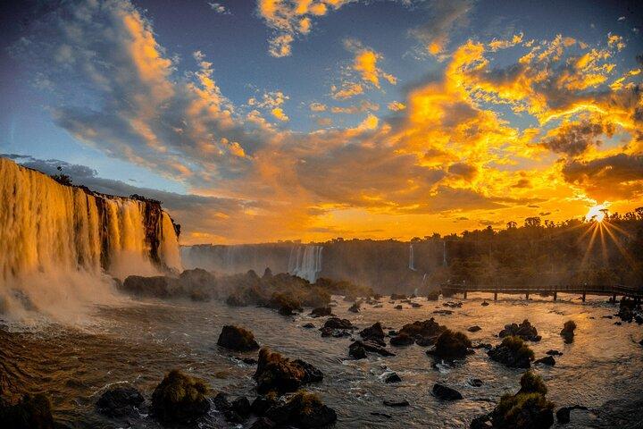Brasilien & Argentina: Iguazu Falls Privat fuld dag + valgfri båd