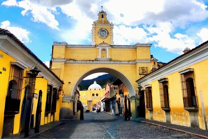 2-dages tur: Antigua Guatemala, Atitlán-søen og Hobbitenango