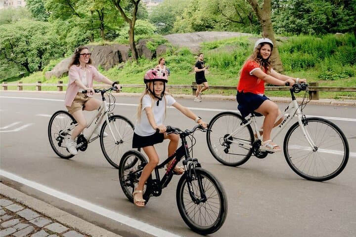 Central Park Bike Rental: Quality Bikes with Map, Helmet, Lock