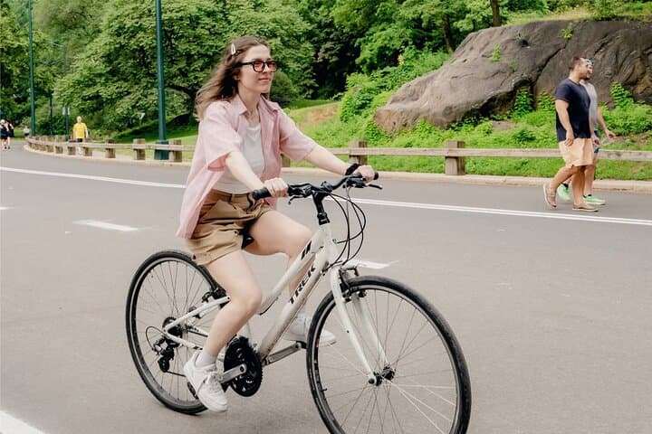 Central Park Bike Rental: Quality Bikes with Map, Helmet, Lock