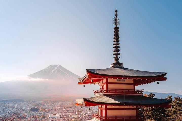 英語ドライバー付き富士山カスタムガイド付き日帰りツアー