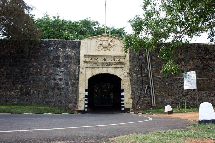 Trincomalee & Taubeninsel Tagestour mit Meeresfrüchte Mittagessen