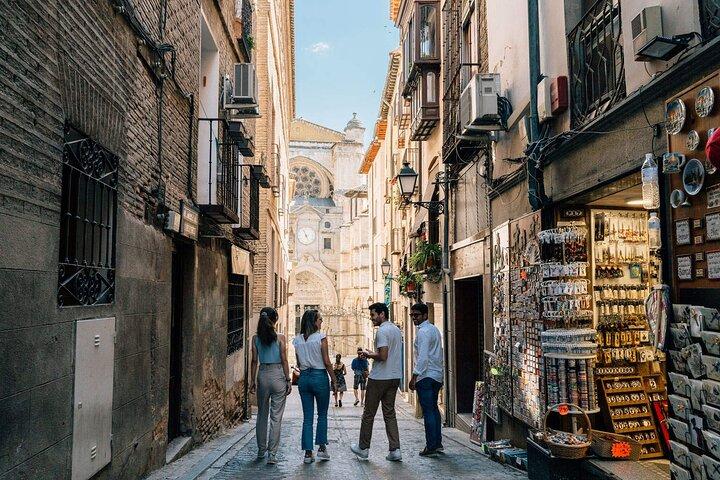 Dagtrip naar Toledo Segovia Alcazar en Avila Muren vanuit Madrid