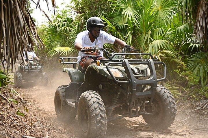 カンクンのエアボートとATVジャングルアドベンチャーコンボ