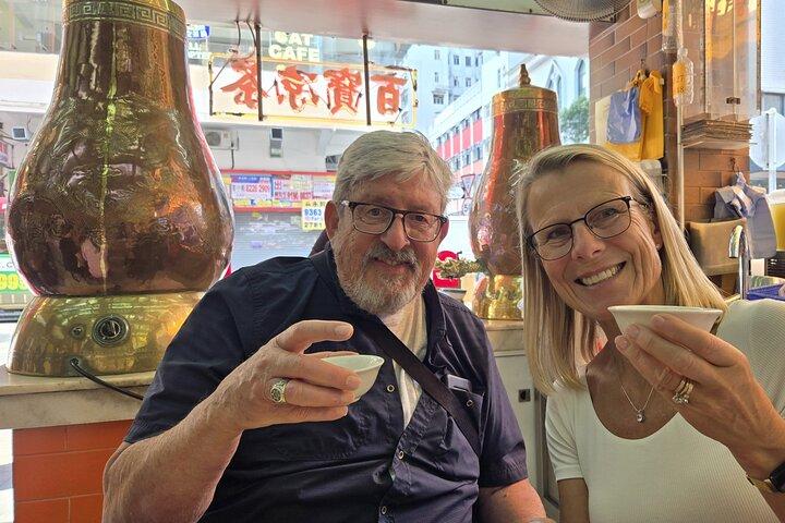 Tour privato di arte e cibo su misura a Hong Kong