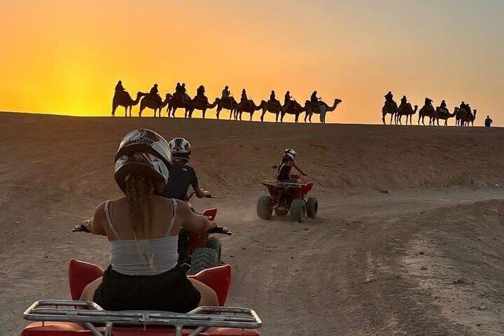Marrakech : Espectáculo Agafay Desert Quad, Camello, Sunset Dinner & Fire