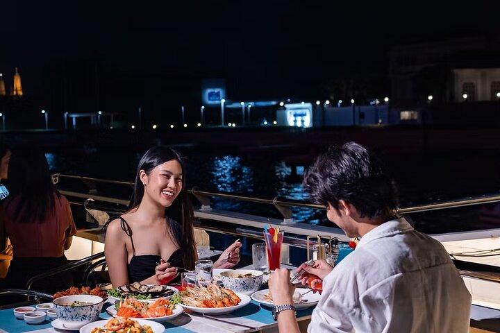 Riverside Bangkok Dinner Cruise com Buffet e Vista da Cidade