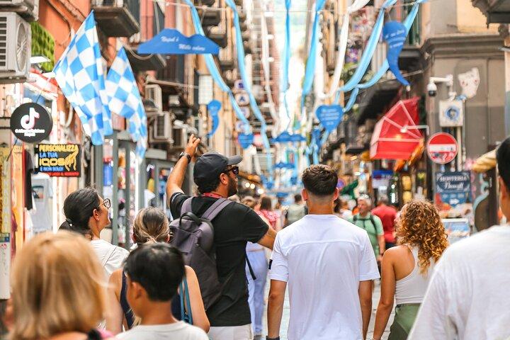 Tour guidato a piedi per piccoli gruppi di Napoli Street Food