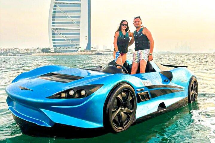 Jet Car Ride Dubai - Das ultimative Speed Duo mit Transfermöglichkeit