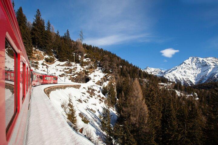 Bernina Expresszug und St. Moritz Tagestour ab Mailand