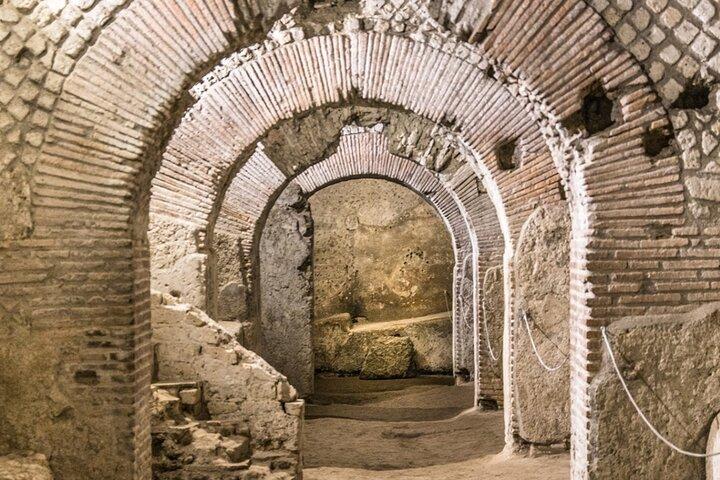 Explorez Pompéi et Naples en métro – Excursion d’une journée au départ de Naples