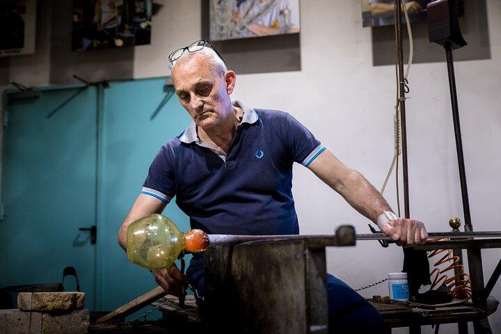 Tour privado na ilha de Murano: descubra a arte do Glassblowing Artesanal