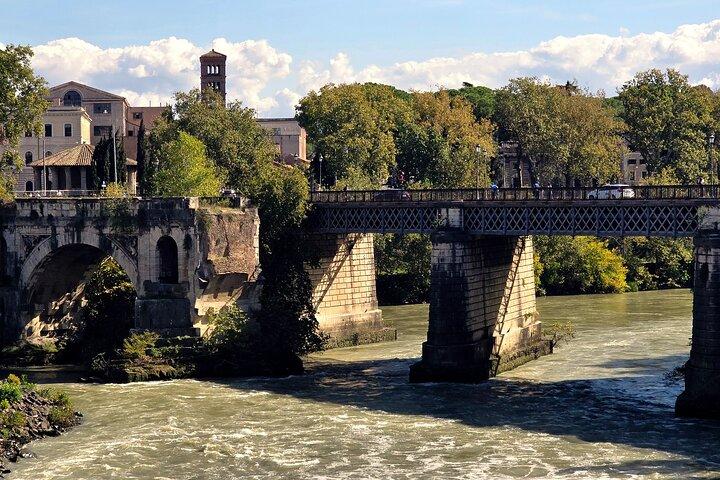Rome: Tiber Island & Jewish ghetto and Museum Guided Tour