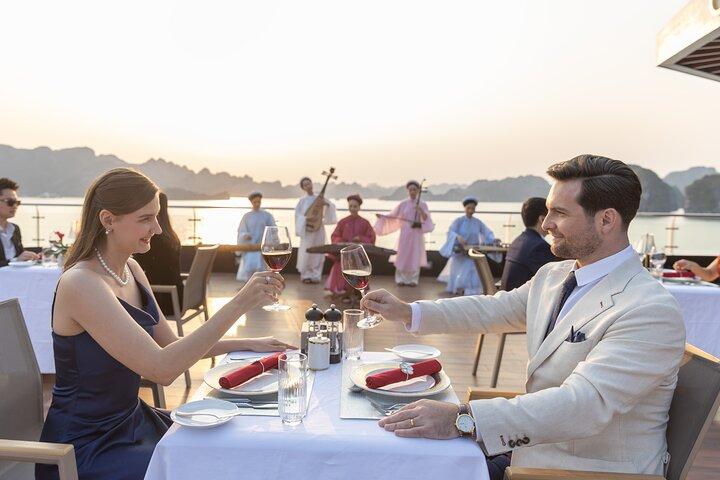 Hanoi : Halong Bay 2D1N Calista スイミングプール付き豪華クルーズ