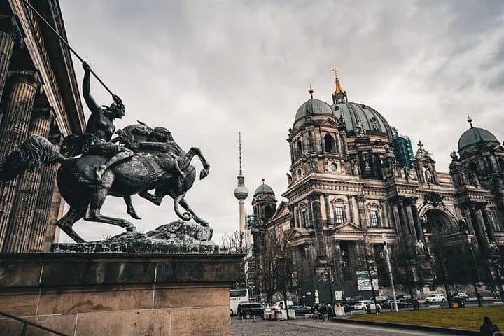 Berlin The Soul of the Capital, Premium Puzzle Tour & City Tour