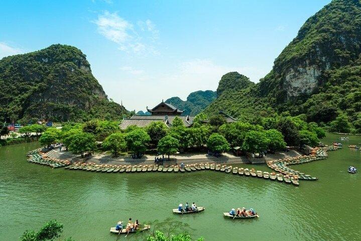 Explore Hoa Lu to Trang An and Mua Cave