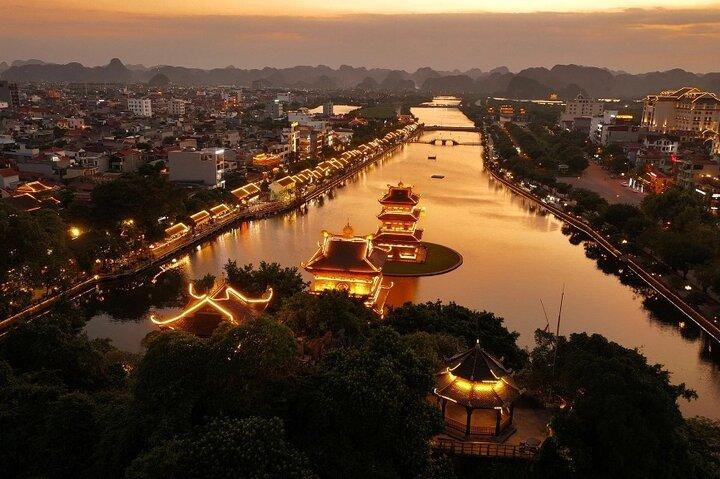 Explore Hoa Lu to Trang An and Mua Cave