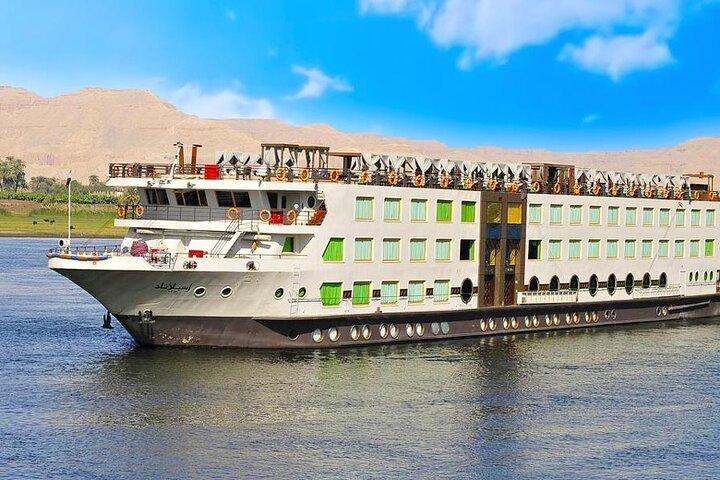 8-Day Nile Cruise Luxor to Aswan: Round-Trip Journey
