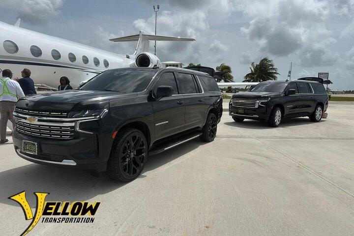 バハマの高級SUV、シボレー、郊外交通。