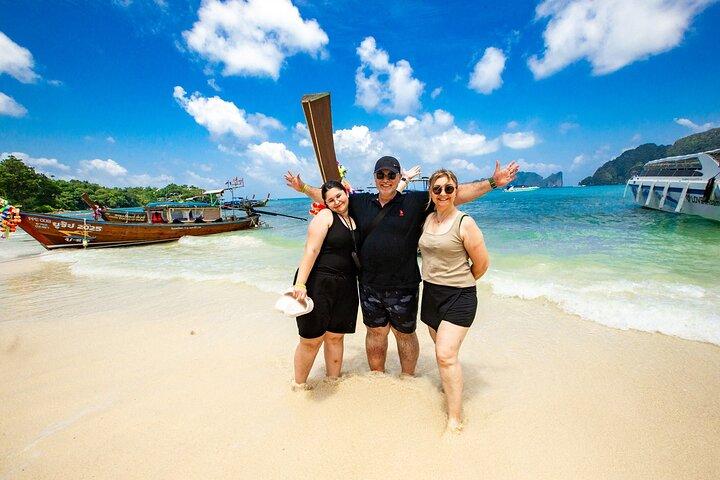 Phi Phi-eilanden eendaagse tour per speedboot vanuit Phuket