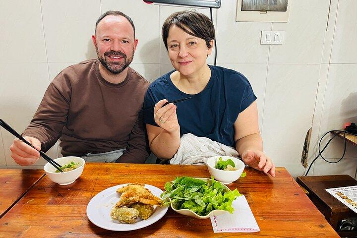 Hanoi efter mørket af motorcykel: Street Foods & Nightlife (4 timer)