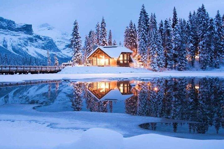 Moraine Lake, Lake Louise Tour met bezoek aan Banff Town