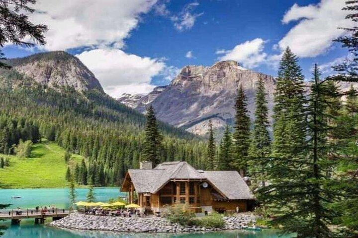 Moraine Lake, Lake Louise Tour met bezoek aan Banff Town