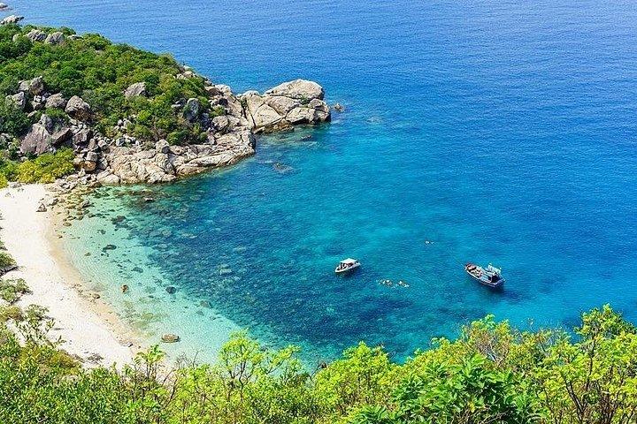 ニャチャン湾探検ツアー(シュノーケリング、釣り、ビーチ)