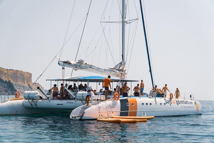 Tour a vela della Costa d'Oro per 3,5 ore a Ponta da Piedade Lagos