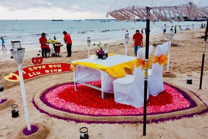 Romantic Seafood Dinner Jimbaran beach include Transfers