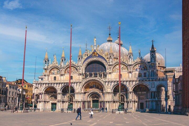 Det bedste fra Venedig: Markuskirken, Dogespaladset med guide og gondoltur