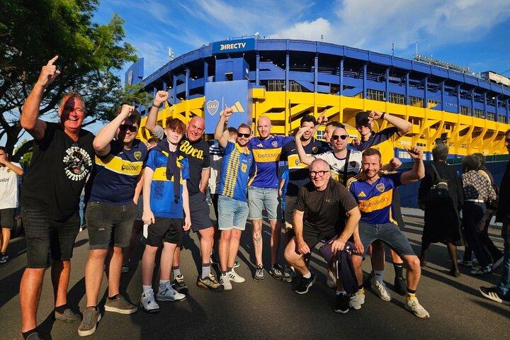 Partido de Boca Juniors en La Bombonera con Local y Transporte