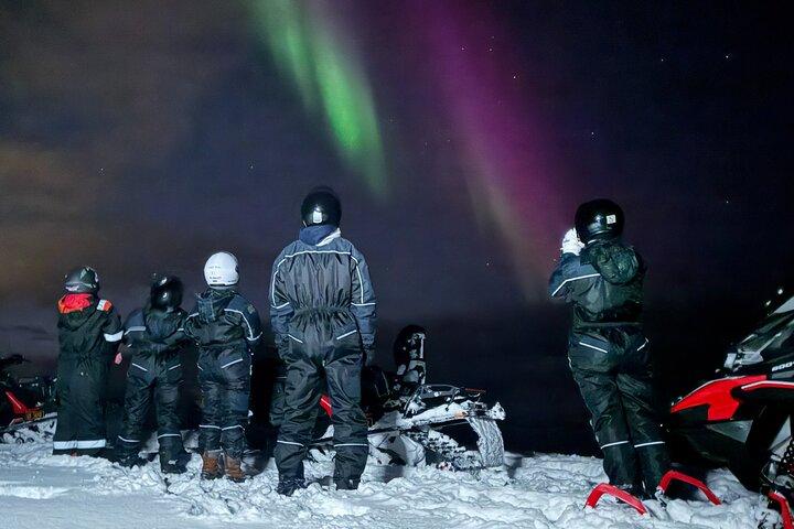 Tour guiado en moto de nieve por los Alpes de Tromso Lyngen