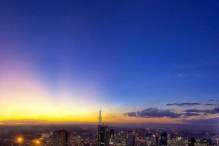 ナイロビ市内ハイライトと文化ダンス日帰りツアー
