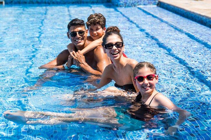 Dubai: Riva Beach Club Pool og Beach Day Pass