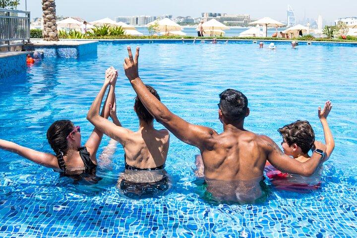 Dubai: Riva Beach Club Pool og Beach Day Pass