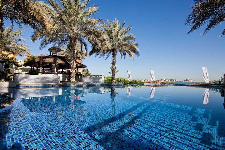 Dubai: Riva Beach Club Pool og Beach Day Pass