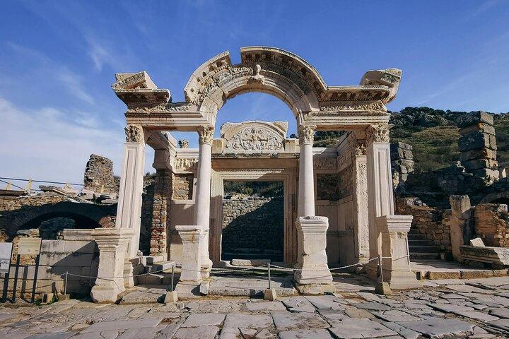 2-Day Private Guided Ephesus & Pamukkale Tour from Istanbul