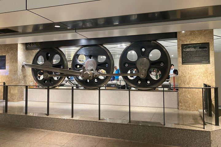 食とアニメで行く東京駅歴史散策ツアー