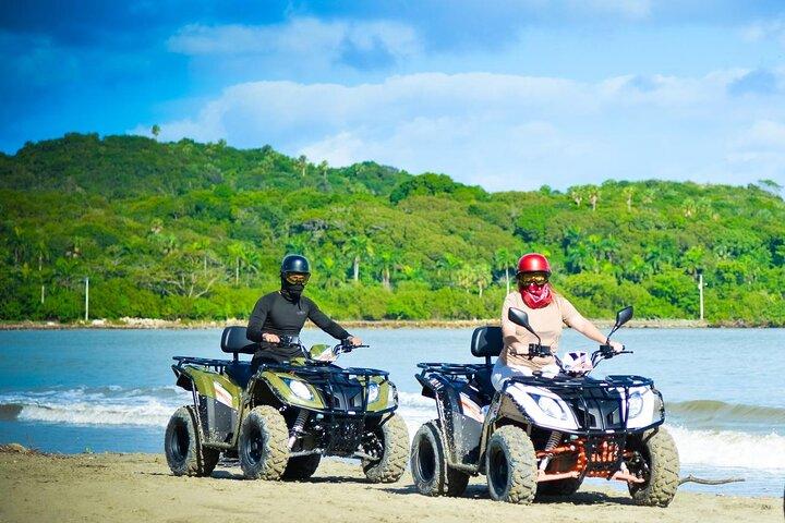 Combo: ATV e aventura de macaco