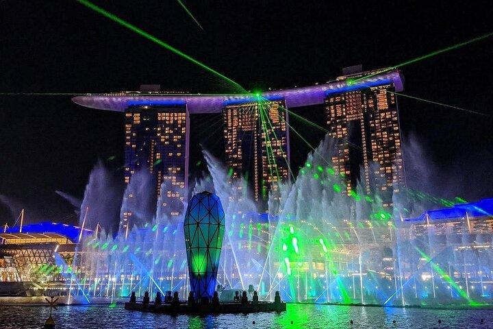 Private Tour : Singapore River Cruise & 2 Top-Besuch Lichtshows