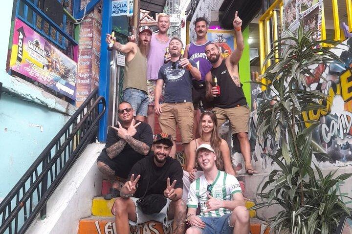 Komune 13: Graffiti tur & Street Mad/drik med telesfærisk