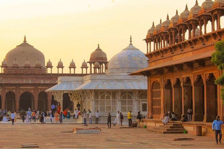 Privater Tagesausflug nach Fatehpur Sikri von Jaipur nach Agra