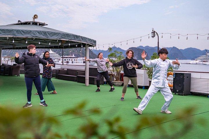 2日-1日目-アマンダプレミア付きナイトハロン湾クルーズ