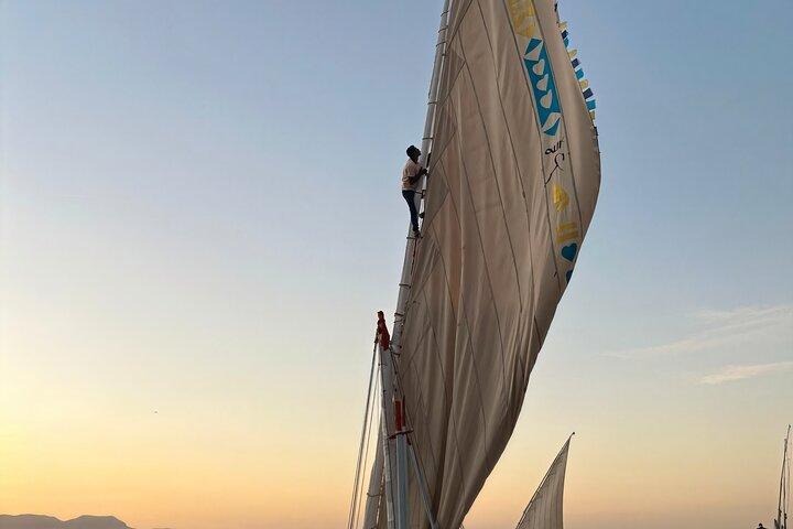 ルクソールのナイル川プライベートサンライズまたはサンセットフェルッカライド