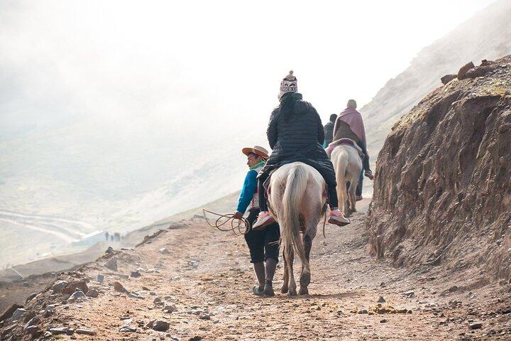 Cusco Rainbow Mountain y Valle Rojo Trek